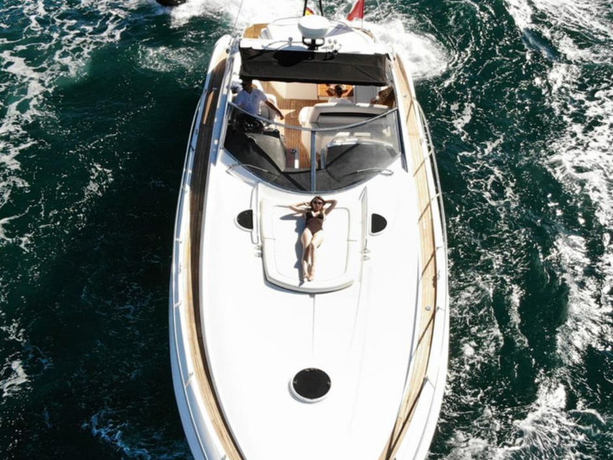 Vibe — Sunseeker Predator 55 · 16 m